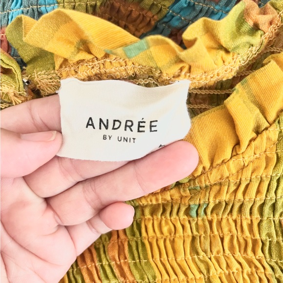 Andree by Unit Marley Mock Neck Smocked Top Plaid Pattern Yellow Blue Cropped M - Picture 6 of 13